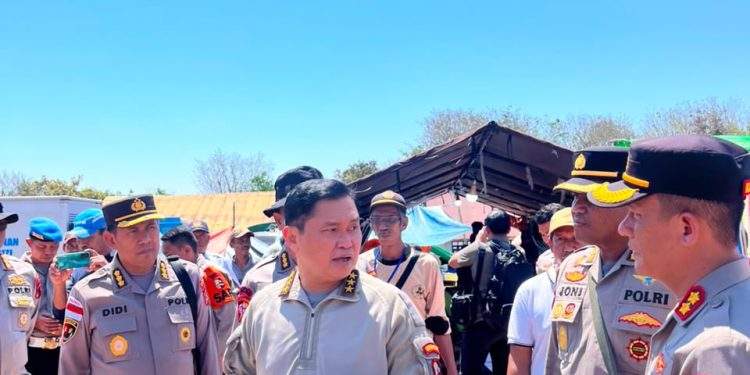 Astamaops Polri Cek Langsung Posko Pengungsi Gempa NTT, Siapkan Dukungan SAR hingga Layanan Medis