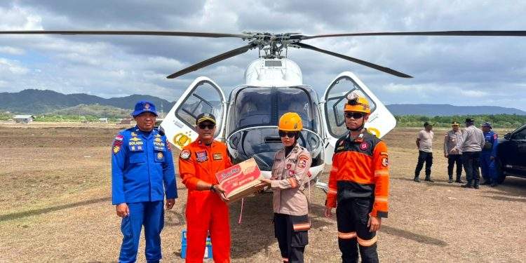 Polri Kembali Salurkan Bantuan Kemanusiaan bagi Warga Terdampak Gempa NTT