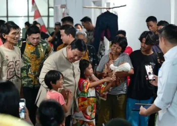 Presiden Prabowo kunjungi hunian baru untuk warga pinggir rel kereta api Senen