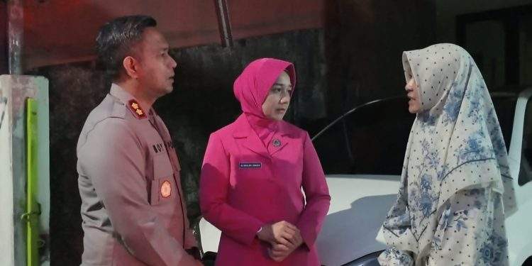 Kapolres Tangsel Beri Dukungan kepada Keluarga Jurnalis yang Hilang di Selat Sunda