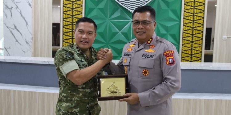 Pangdam XIX/Tuanku Tambusai dan Kapolda Riau Bertemu, Sinergi Keamanan Jadi Fokus