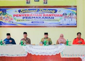 Serahkan Bantuan Wali Kota Tebing Tinggi Ajak ASN DAN MASYARAKAT Tingkatkan Empati Kepada Warga Kurang Mampu